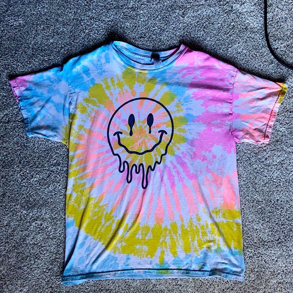 trippy hippie melting smiley tee